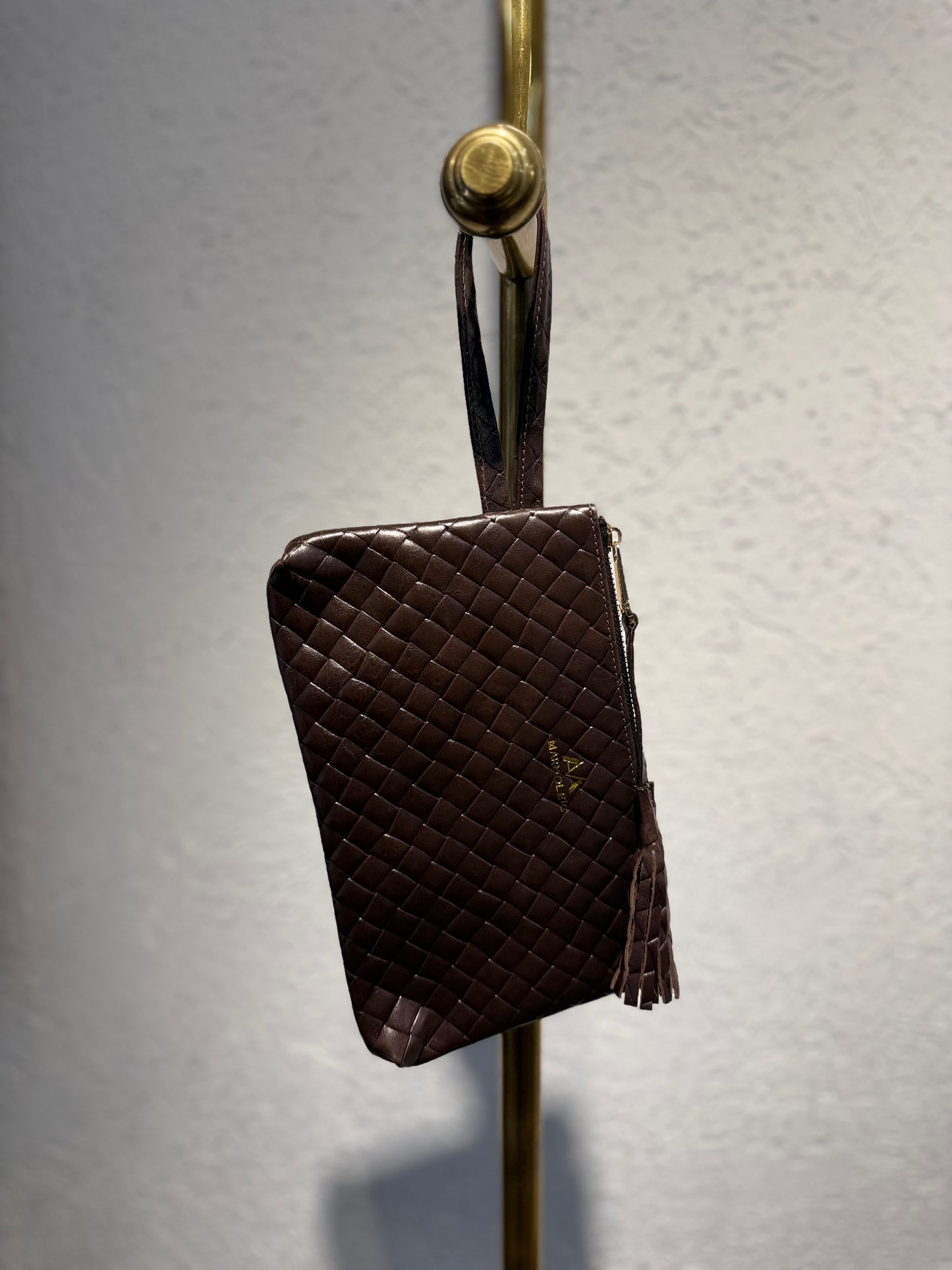CLUTCH MEDIANO TRENZADO CAFE