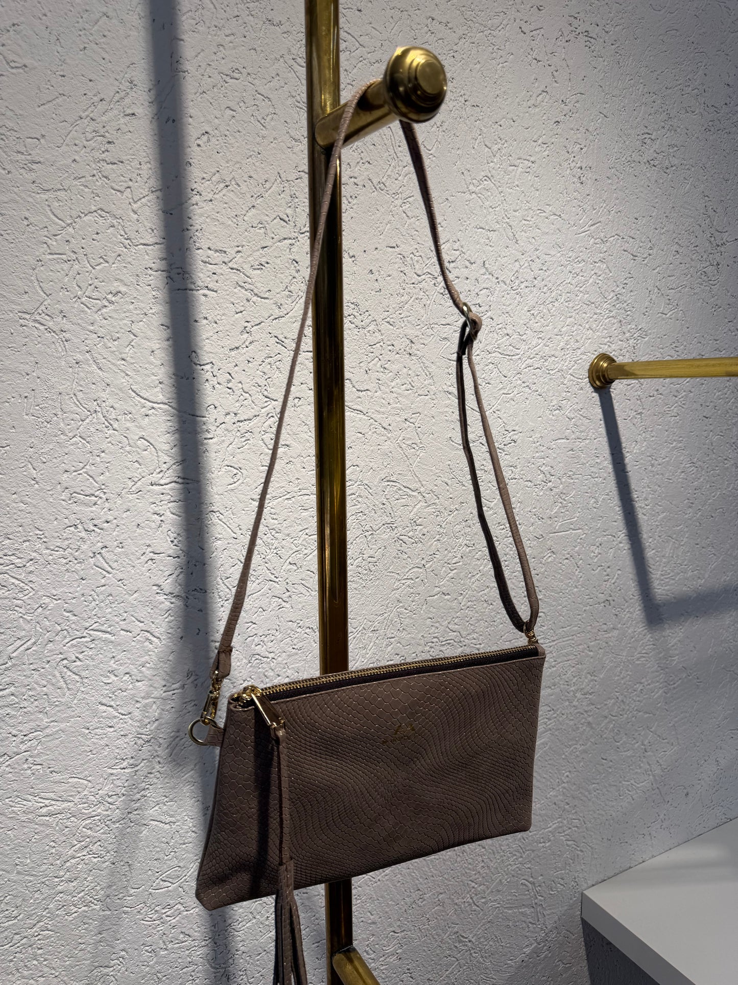 CLUTCH GRANDE GECO SATIN LUNA